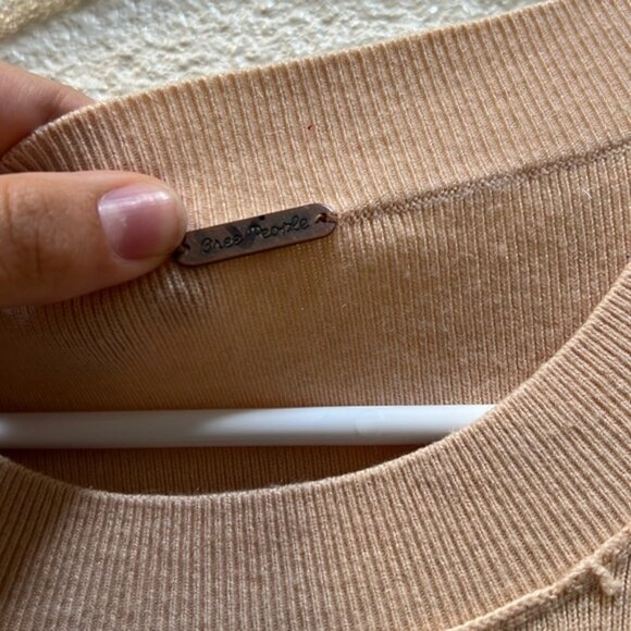 Free people long sleeve no size tag PTP 21 no belt and metal marked - Picture 3 of 5